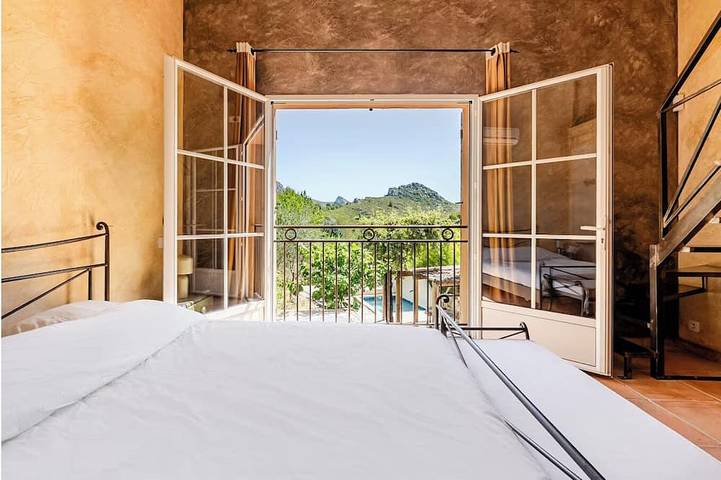 Villa provençale en pleine nature • Piscine & Jacuzzi in Aubagne, Côte méditerranéenne (France)