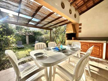 Gîte pour 6 personnes, avec terrasse dans Pinarellu