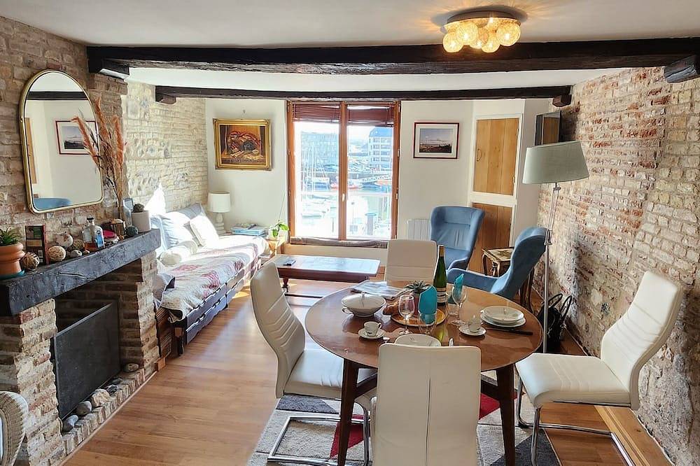 Appartement entier, Superbe vue port et emplacement parking in Plage Dieppe, Dieppe