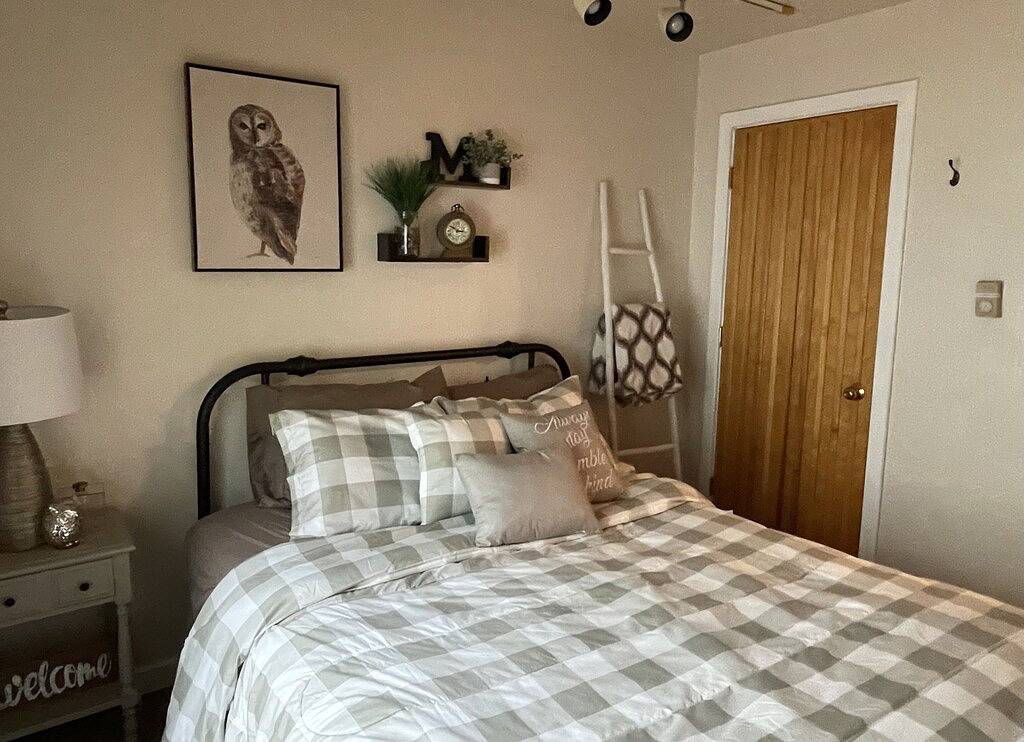 Get cozy for the winter in this 3 floor, 4 bedroom rustic ski home in Seven Springs, Pennsylvania