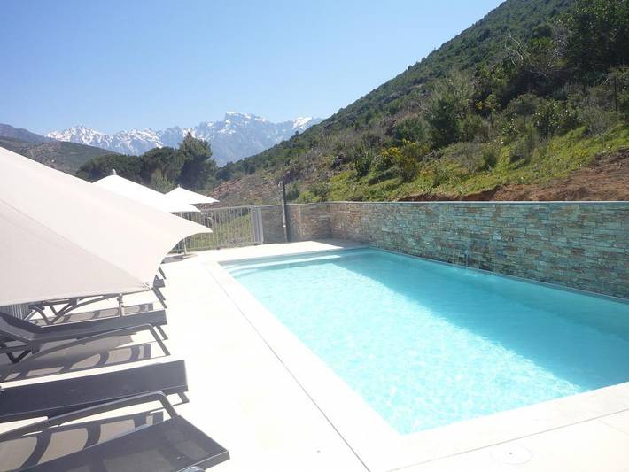 Gîte pour 4 personnes, avec Terrasse et Piscine