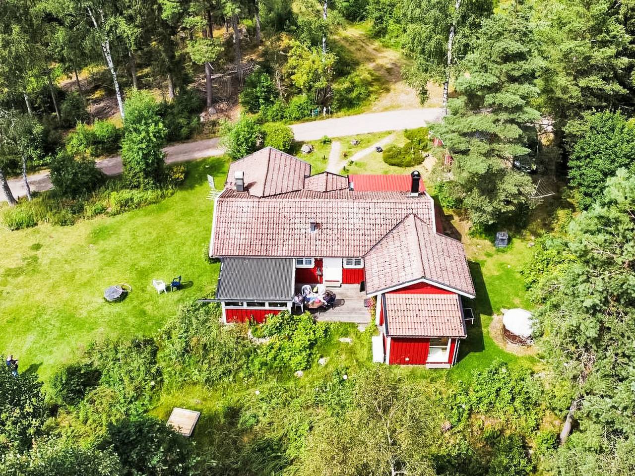 Idyllisch gelegenes, ebenerdiges Haus mit Terrasse in Västergötland