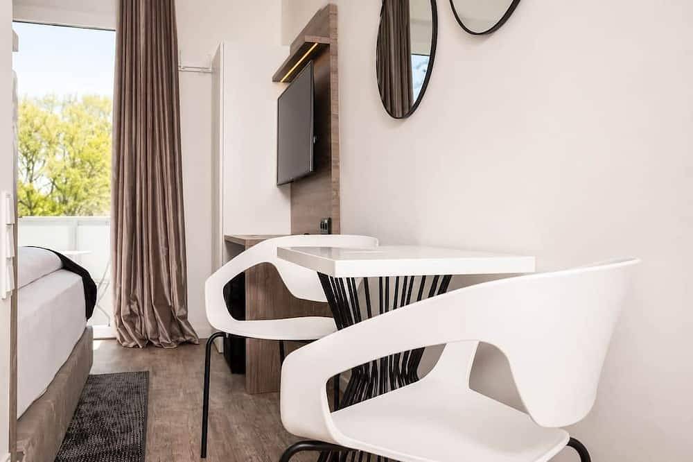 Ganze Wohnung, The Faces | Comfort Studio | Balkon | 309 in Berlin Schmargendorf, Berlin
