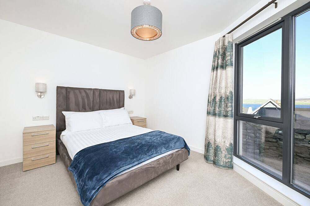 New to Vrbo: Elegant Lerwick Townhouse • Harbour Views + Patio in Shetland Inseln