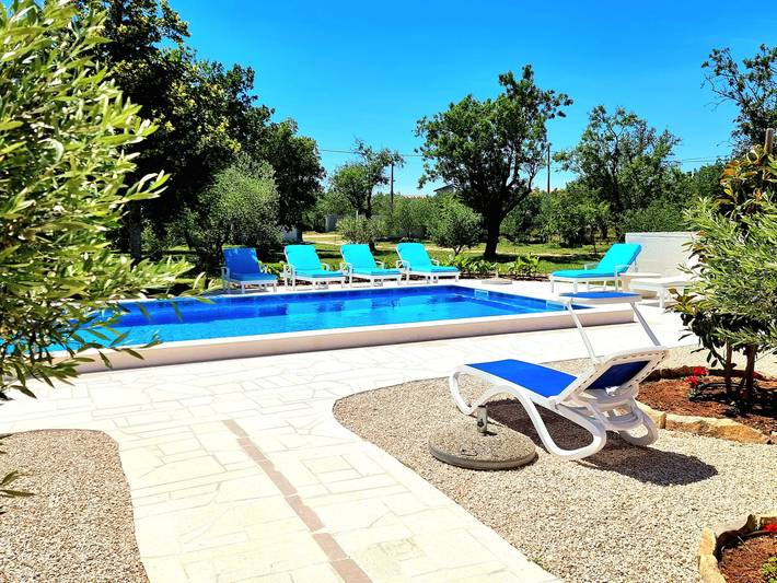 Villa für 6 Personen, mit Garten und Terrasse in Zadar
