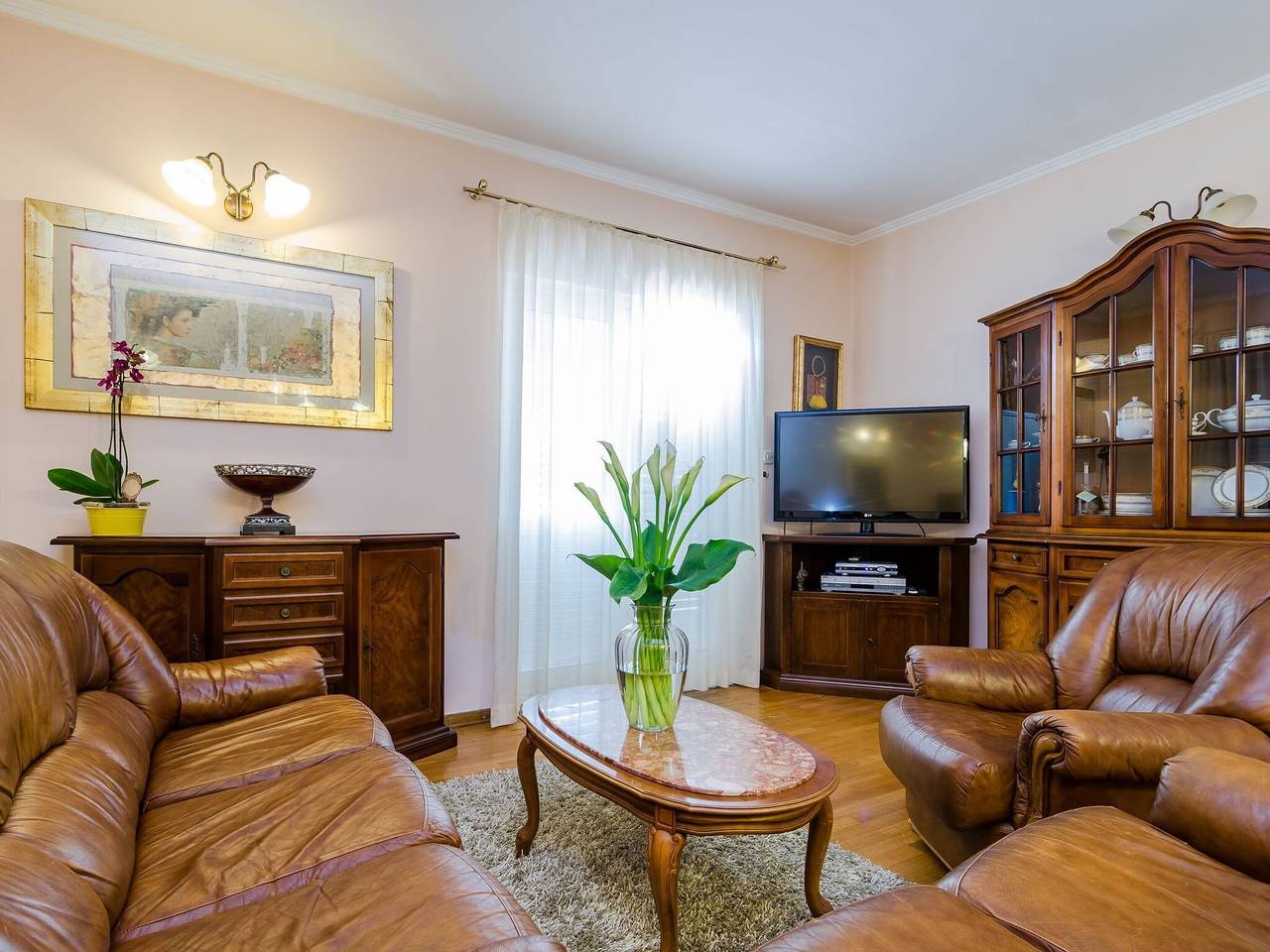 Entire apartment, Apartment Paco - Three-Bedroom Apartment with Balcony and Sea View in Plaža Bellevue, Grad Dubrovnik