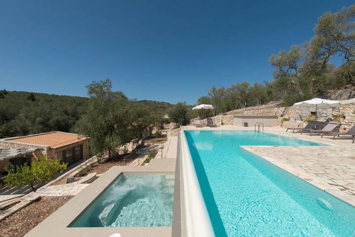 Appartement de vacances pour 2 personnes, avec piscine ainsi que jacuzzi et jardin