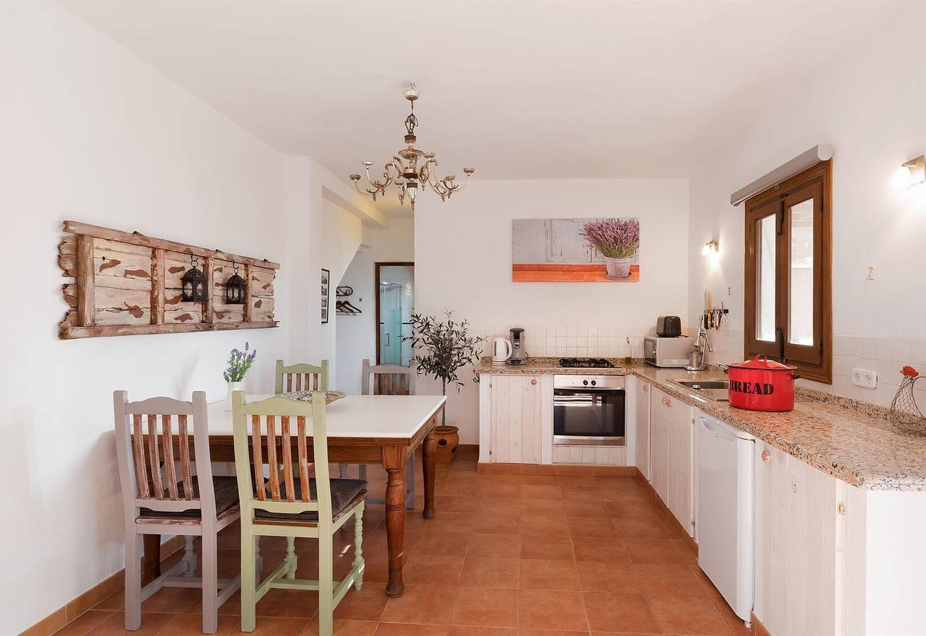 Ganze Wohnung, Apartment „Finca Las Nuevas Casa Maria“ mit Bergblick, Pool, Whirlpool, Wlan, Terrasse und Garten in Álora, Málaga Provinz