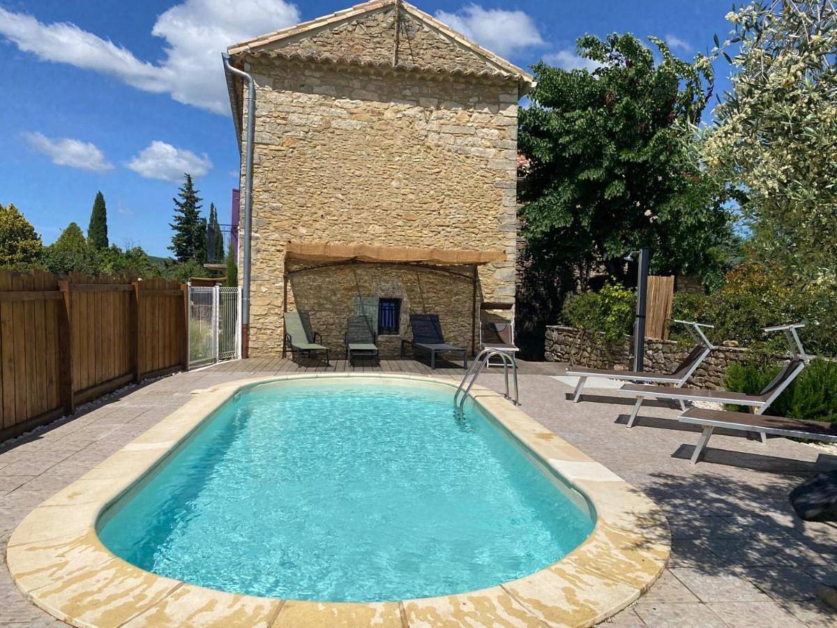Four-Bedroom House in Salazac, Région de Nîmes