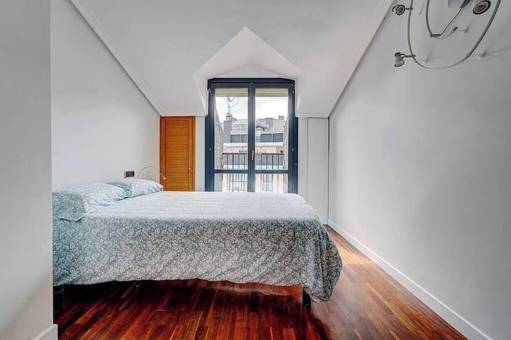 Apartamento entero, Luminoso ático con terraza, Irún | Parking | 4Pax, Ir Property Management in Irún, Guipúzcoa