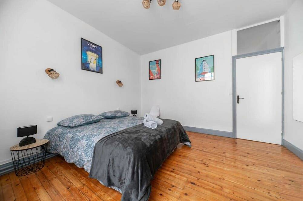 Entire apartment, Design and bright apartment, free parking in Vichy, Vichy region