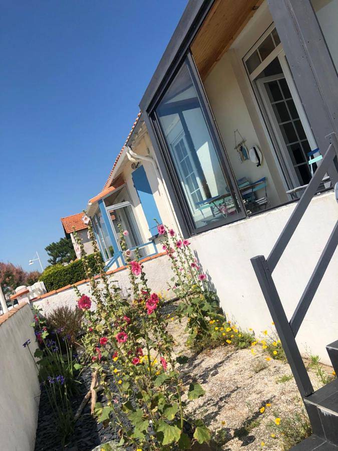 Two-Bedroom House in Marennes, Côte de Beauté