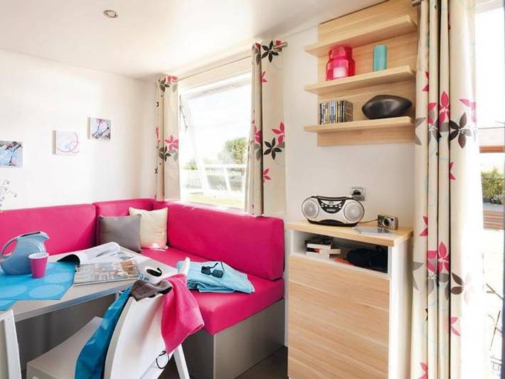 Flower Camping Les Paludiers - Mobilhome 2 personnes - Mobil-home Standard 18m² (1 chambre) + Tv + terrasse semi-couverte in Batz-sur-Mer, Côte d'Amour