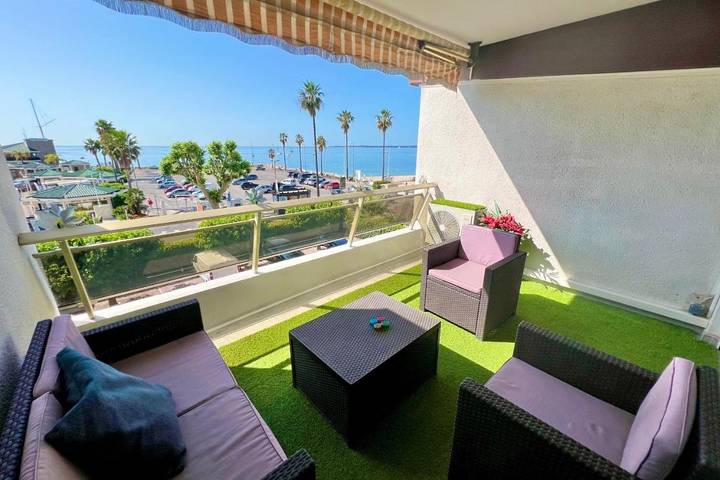 Gîte pour 2 personnes, avec terrasse dans Office De Tourisme De Golf Juan - 3