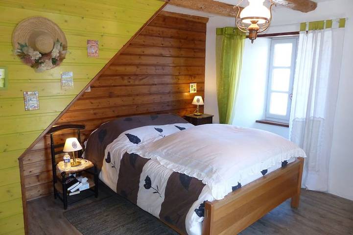 Location de vacances pour 12 personnes, avec terrasse, animaux acceptés à Dienne - 2