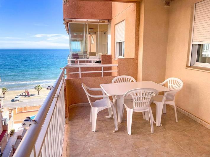 Appartement de vacances pour 4 personnes, avec terrasse ainsi que piscine et vue, animaux acceptés