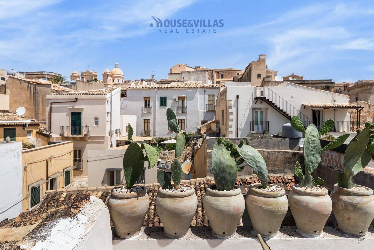 Appartement entier, House&Villas - Bowie's Rooms - La Mandorla in Noto, Région de Noto