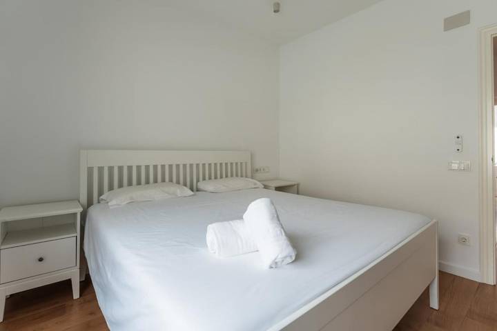 Chalet para 10 personas, con piscina además de jardín y vistas, Se admiten mascotas en Bajo Llobregat - 2