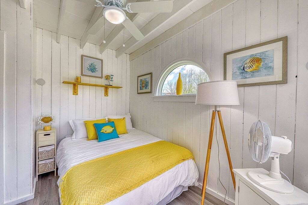 Ganze Wohnung, Hundefreundliches Apartment mit privater Terrasse - im Herzen des Ocean Bay Parks! in Fire Island, Suffolk County