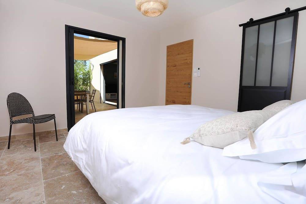 Apartamento entero, L'Olivier villa with private pool in Vers-Pont-du-Gard, Region de Nimes