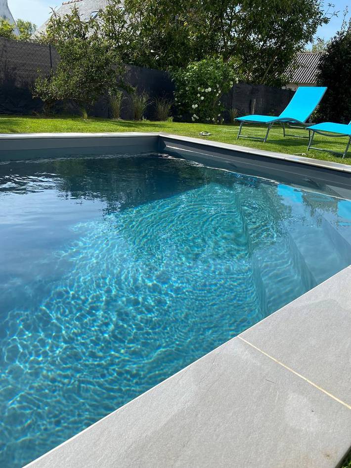 Gîte pour 7 personnes, avec piscine ainsi que terrasse et jardin