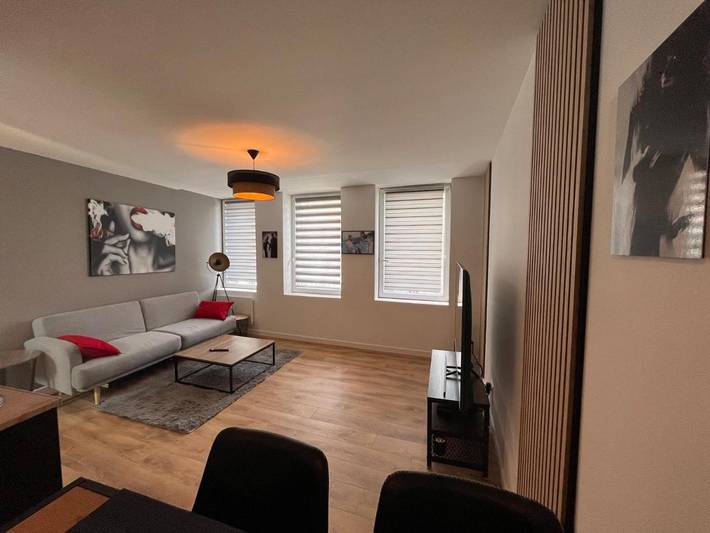 Location de vacances pour 12 personnes, avec Terrasse à Valenciennes