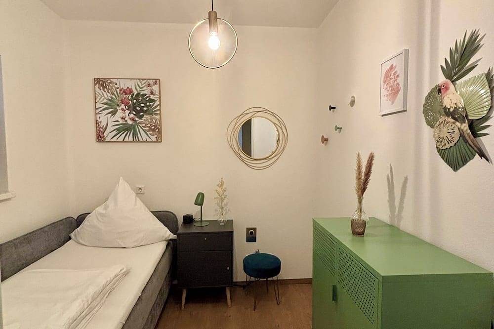 Ganze Wohnung, Barrierefrei · 3 Zi · Klinik & Terrasse · Parken in Bad Oeynhausen, Kreis Minden-Lübbecke