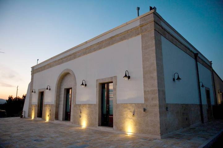 Casa vacanza per 4 persone, con Terrazza e Giardino nonché Piscina e Panorama a Palagianello