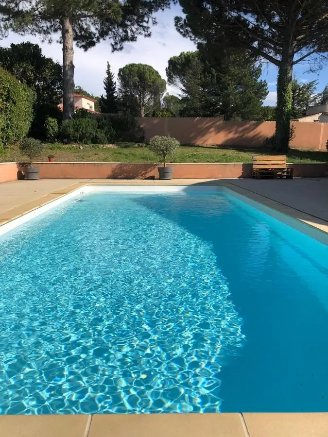 Casa de vacaciones para 3 personas, con piscina y jardín - 1