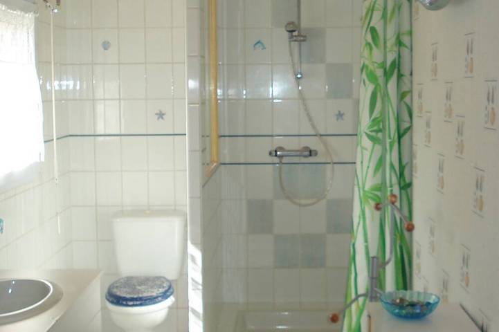 Gîte pour 2 personnes, avec jardin à Lampaul-Ploudalmézeau - 3