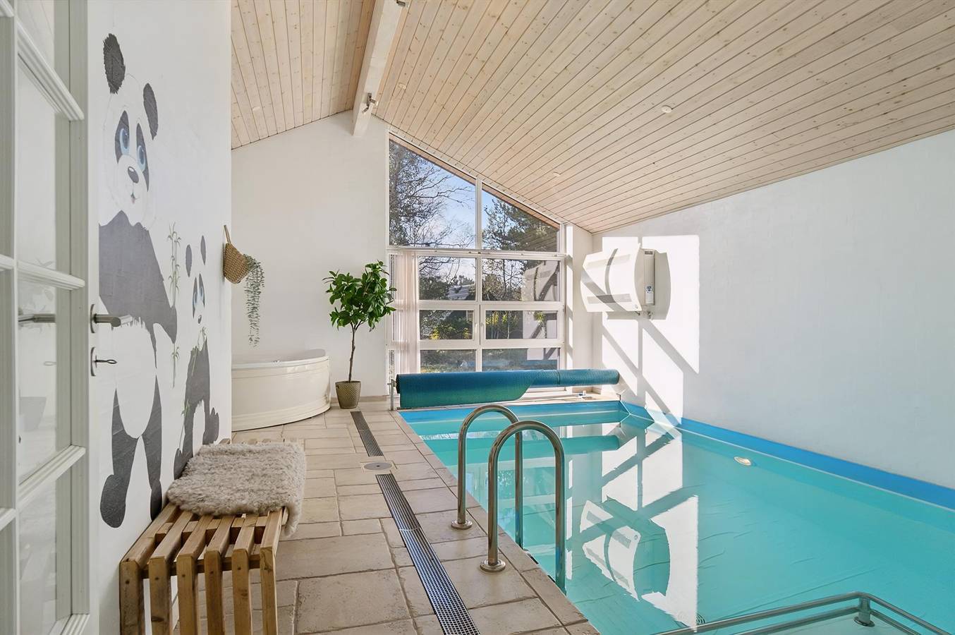 Awesome home in Sæby w/ 3 Bedrooms, Indoor swimming pool and Sauna in Sæby, Nordostjütland