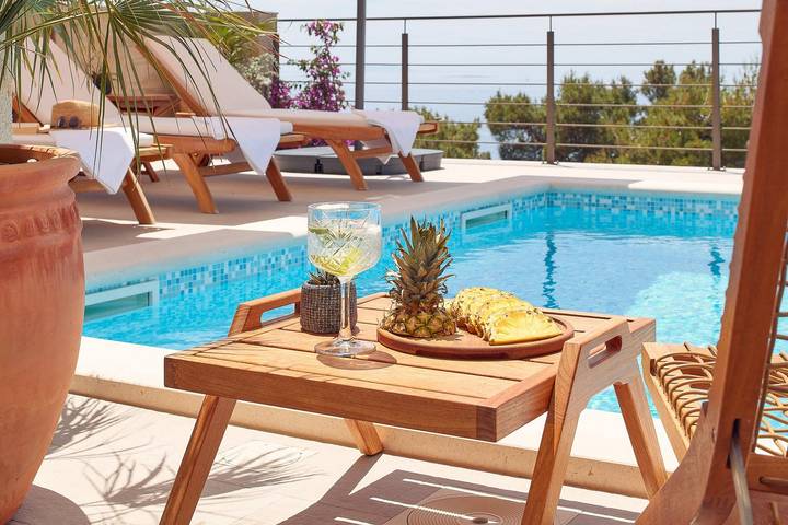 Villa für 6 Personen, mit Meerblick und Balkon sowie Terrasse und Garten auf Hvar