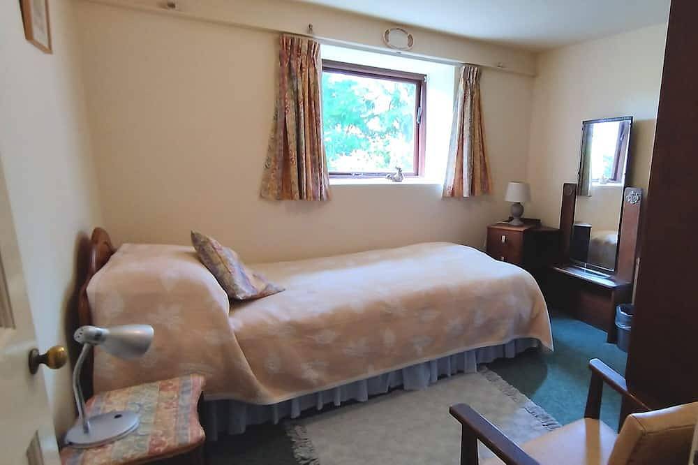 Traditionelles Bauernhaus mit viel Charakter, Qualität und Blick auf die Landschaft. in County Wexford