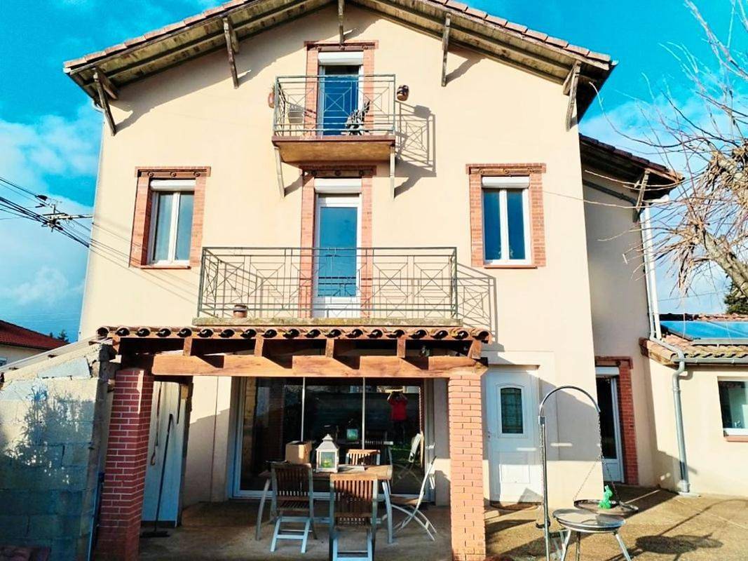 Location chambre spacieuse avec balcon et piscine in Albi, Région d'Albi