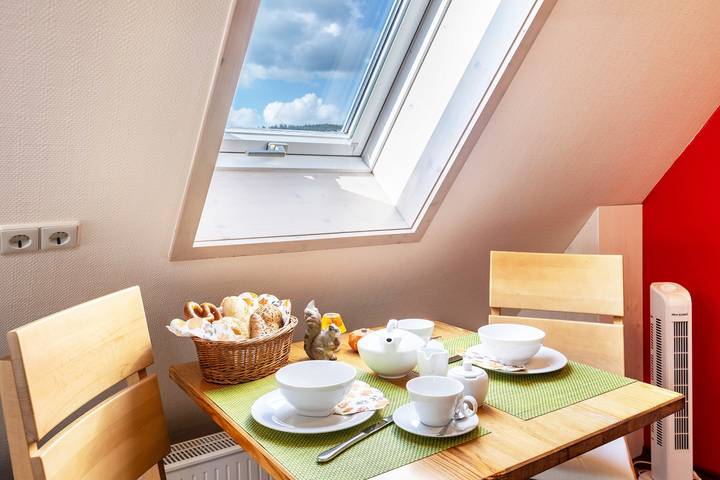 Appartement entier, Appartement de vacances "Dachspitz - Junges Wohnen" avec jardin partagé et Wi-Fi in Unterkirnach, Forêt-Noire centrale