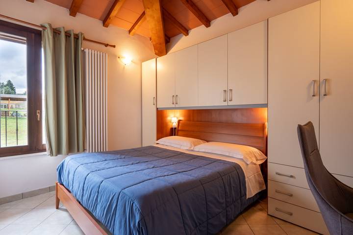 Entire apartment, Apartment 'Terrazza Sulla Val D'Orcia' with Shared Pool, Private Terrace and Wi-Fi in Radicofani, Val d'Orcia