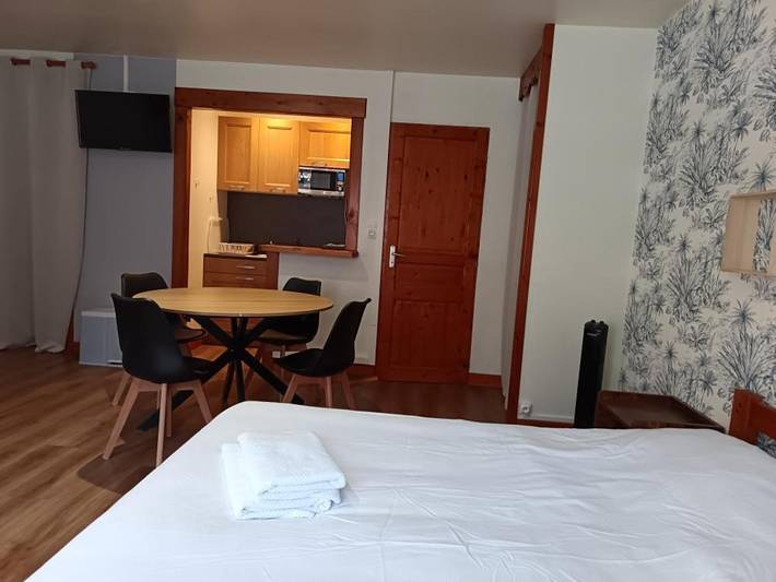 Location de vacances pour 3 personnes, avec terrasse et vue, animaux acceptés à Arlos - 3