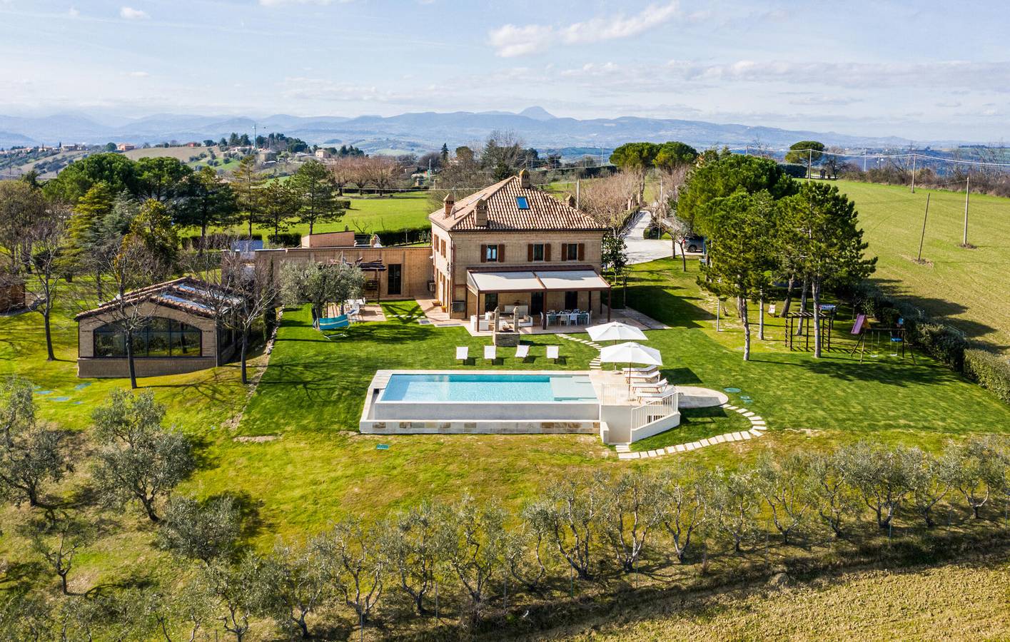 Maison de vacances pour 10 personnes avec jardin in Macerata, Province de Macerata