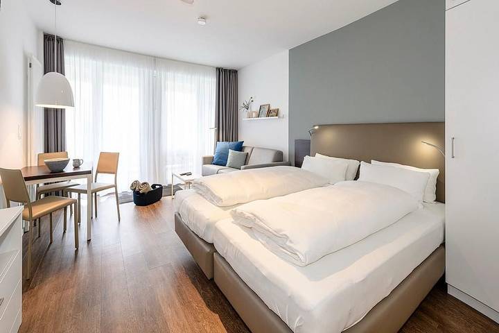 Ferienwohnung für 3 Personen, mit Balkon und Kinderpool sowie Sauna in Bensersiel