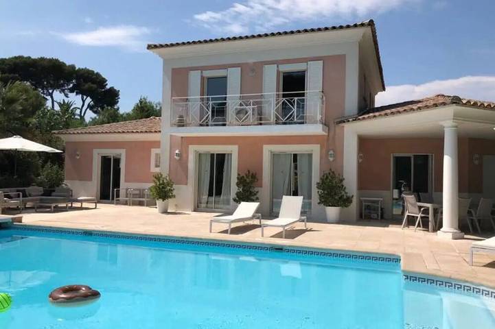 Villa for 12 people, with pool, with pets in Cap d’Antibes