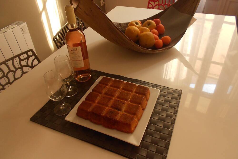 Entire apartment, Promotion In April for this beautiful apartment downtown Pezenas near the beaches in Pézenas, Côte d'Améthyste