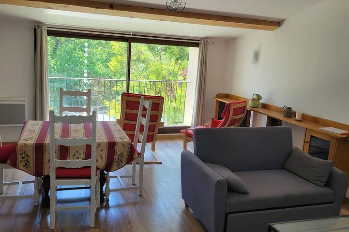Ganze Wohnung, 4-person gîte in 17th-century bastide, swimming pool, large garden, patio in Forcalquier, Regionaler Naturpark Luberon