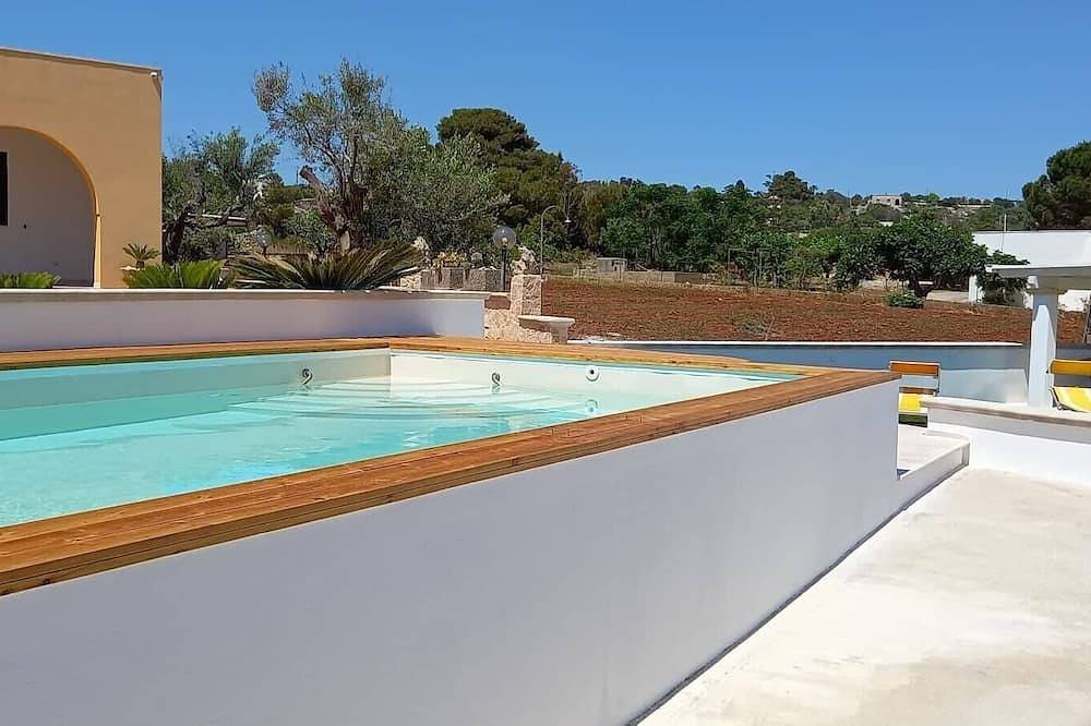 Entire apartment, Apartment 'Appartamento Lucia' with Sea View, Wi-Fi and Air Conditioning in Marina di Pescoluse, Pescoluse