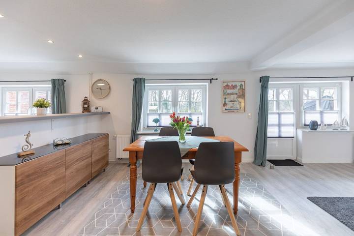 Ferienwohnung für 5 Personen, mit Garten und Ausblick, mit Haustier in Husum