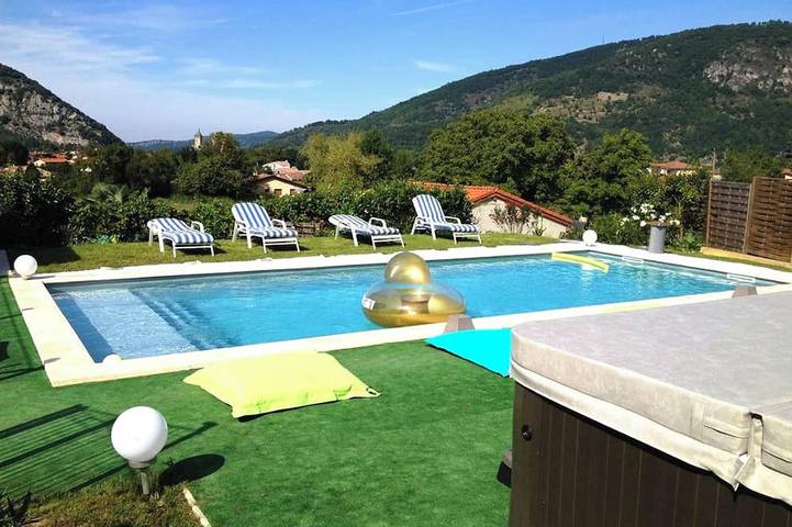 Villa für 12 Personen, mit Garten und Balkon sowie Whirlpool - 1