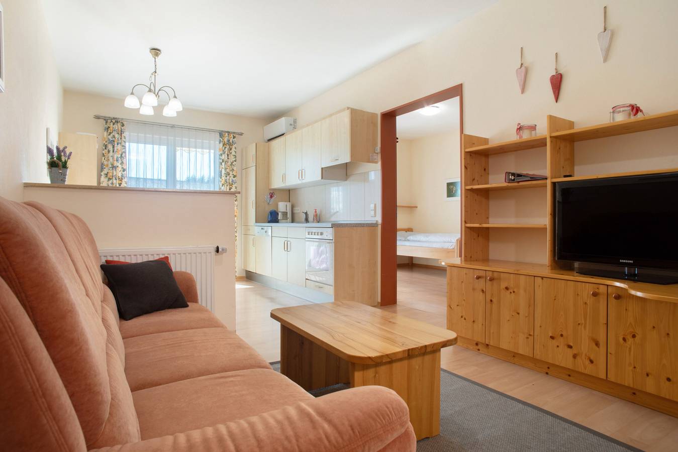 Ganze Wohnung, Apartment 'Schlüsselblume' mit Gemeinschaftsgarten, Wlan und Klimaanlage in Deggenhausertal, Region Bodensee-Oberschwaben