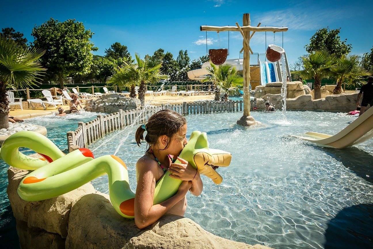 Zecamping 4* piscine club enfant animations chiens acceptés mini golf in Sainte-Marie-la-Mer, Côte d'Améthyste