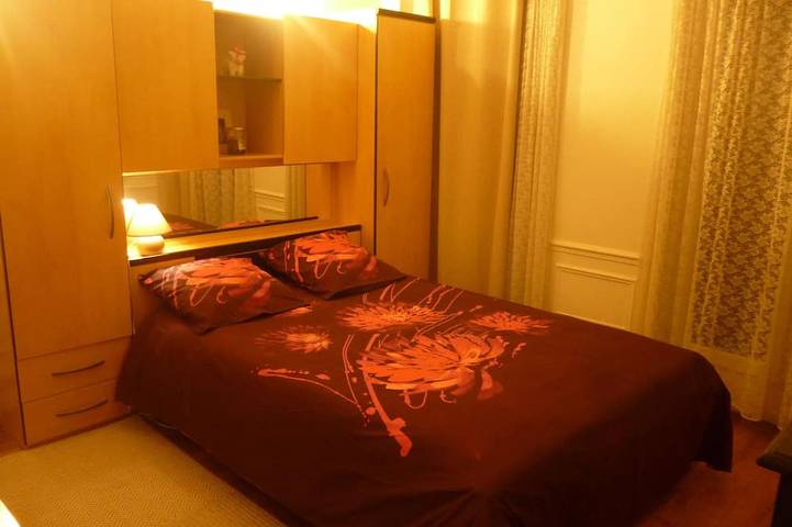 Geheel appartement, Voltaire. 62m2 appartement met eigen parkeerplaats. in Parijs, Ile de France
