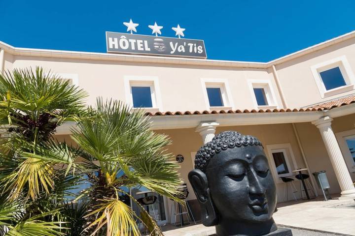Hôtel pour 3 personnes, avec terrasse et jardin à Saint-Laurent-des-Arbres - 2