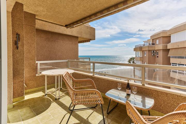 Ganze Wohnung, Stilvolle Wohnung mit Meerblick und Pool in Torrox Costa, Torrox